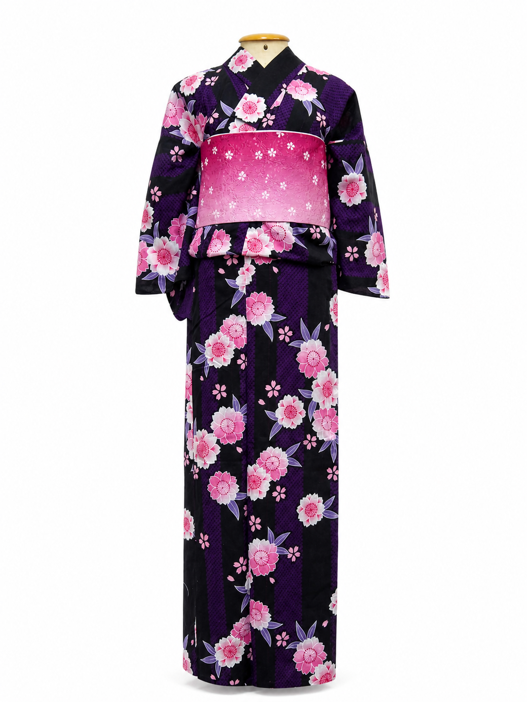 Yukata feminino floral em preto, roxo e rosa